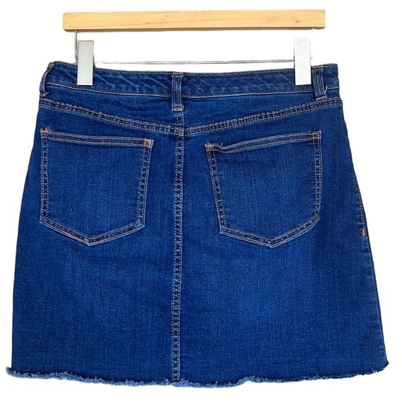 Universal Threads Raw Hem‎ Blue Denim Mini Skirt - Picture 2 of 7